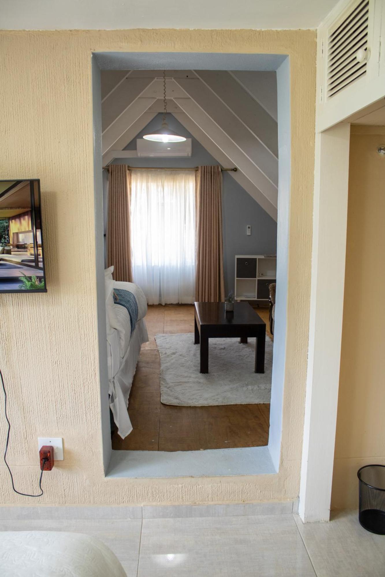 Rehoboth Ezulwini Suites Lobamba Ngoại thất bức ảnh